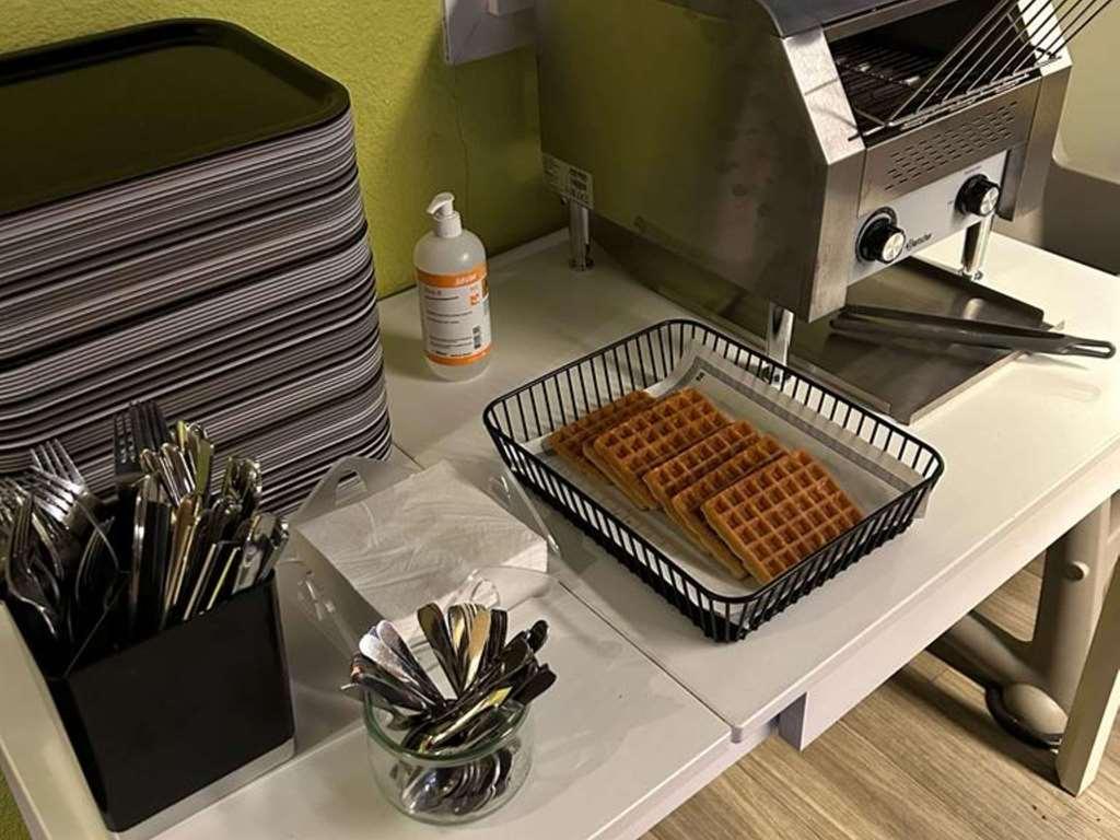 Ibis Budget Nantes Nord Saint Herblain Ресторан фото
